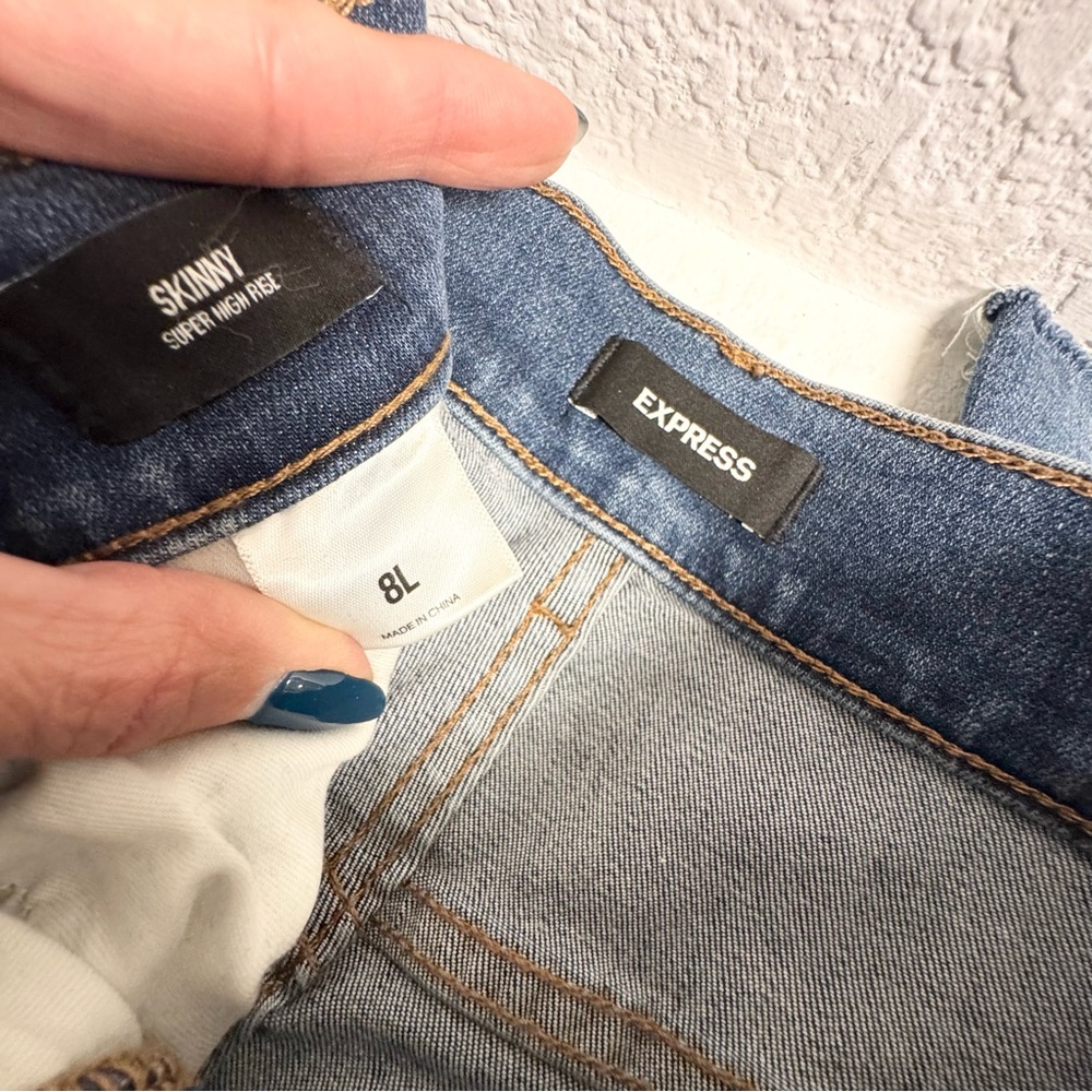Express Blue High Rise Distressed Jeans Womans 8 Long - Picture 5 of 7